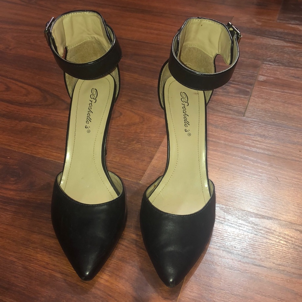 Black closed toe heels